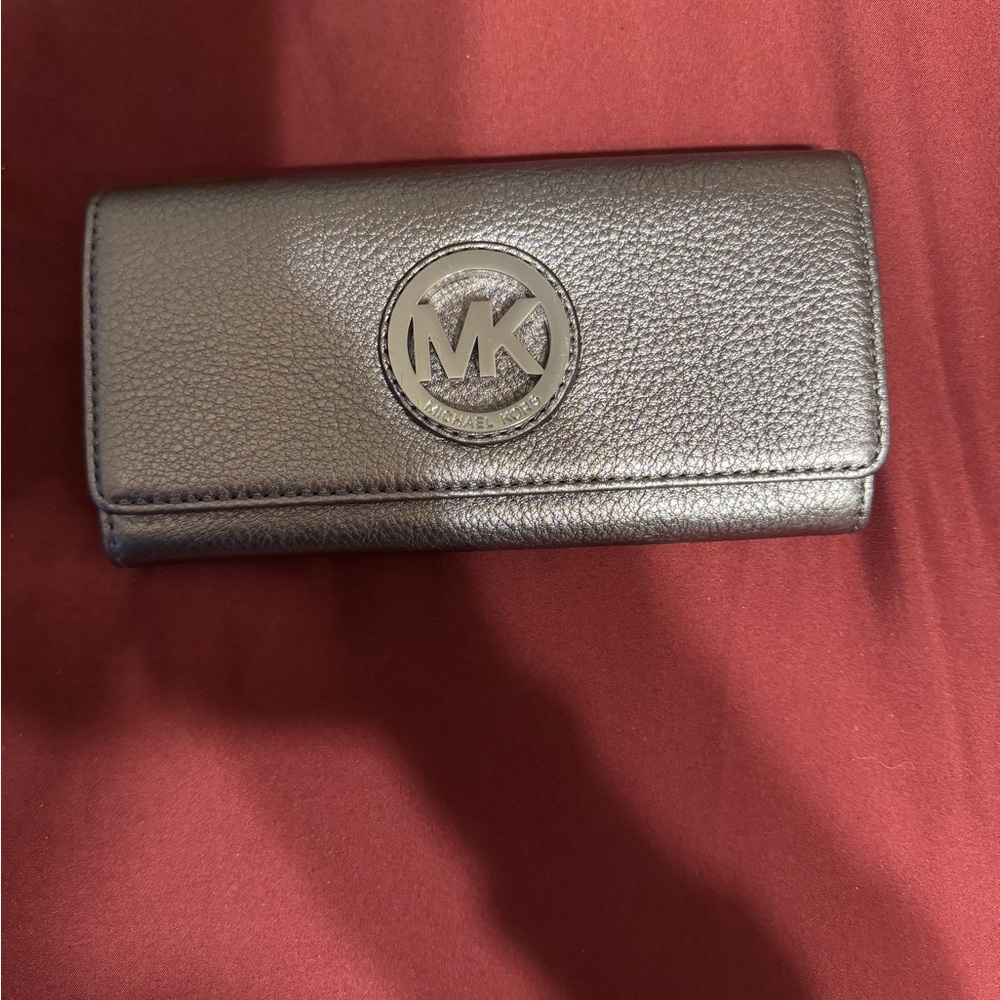 Michael Kors Silver Wallet